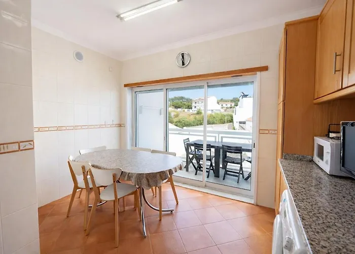 Edificio Horizonte Назаре